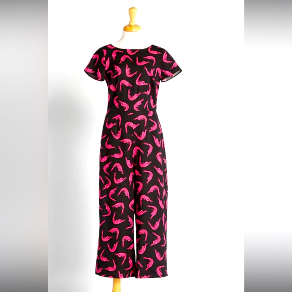 ModCloth shortsleeved jumpsuit, all over shrimp print, size 4, black/pink